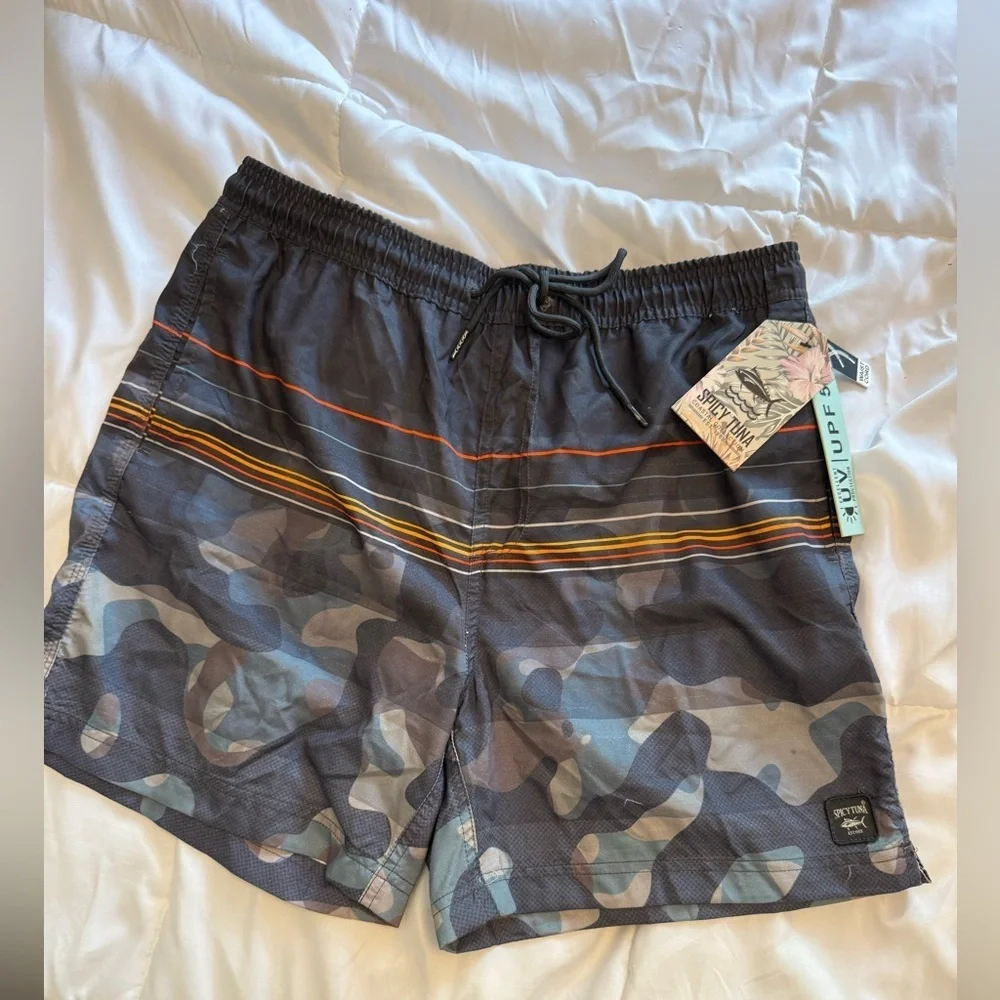 NWT Men’s Spicy Tuna Camp Mesh Lined Board Shorts Swimwear Size Large